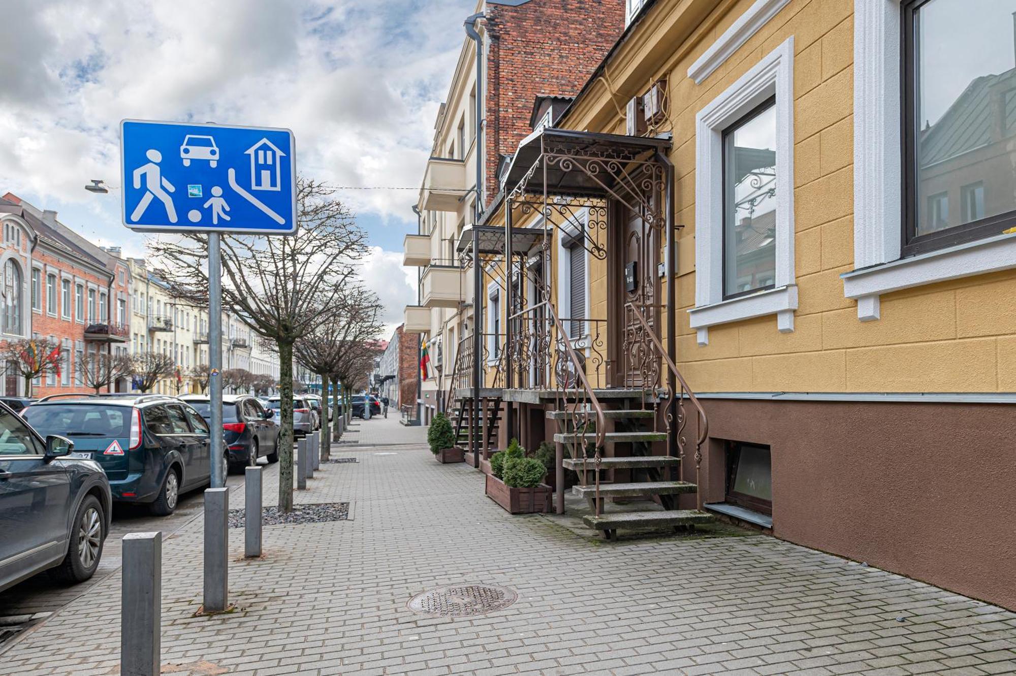 City Centre 3Bd Apartment By Hostlovers Kaunas Bagian luar foto